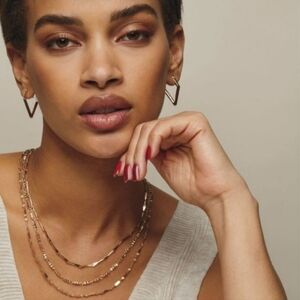 Avon Elegant Gold Necklace Set